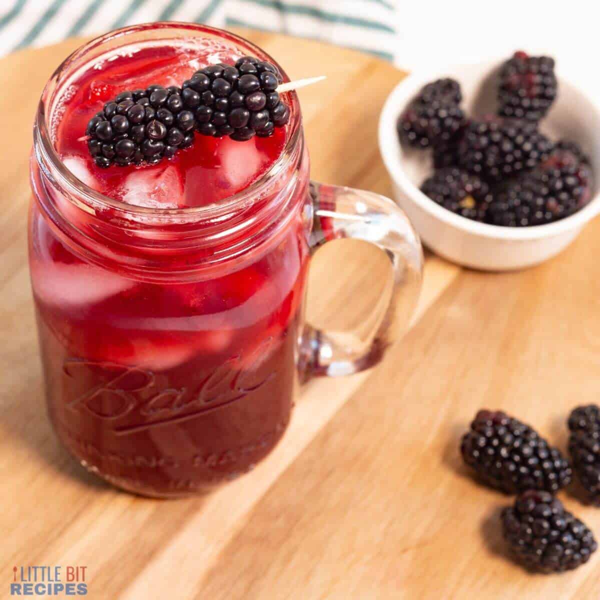 blackberry sweet tea with blackberries.