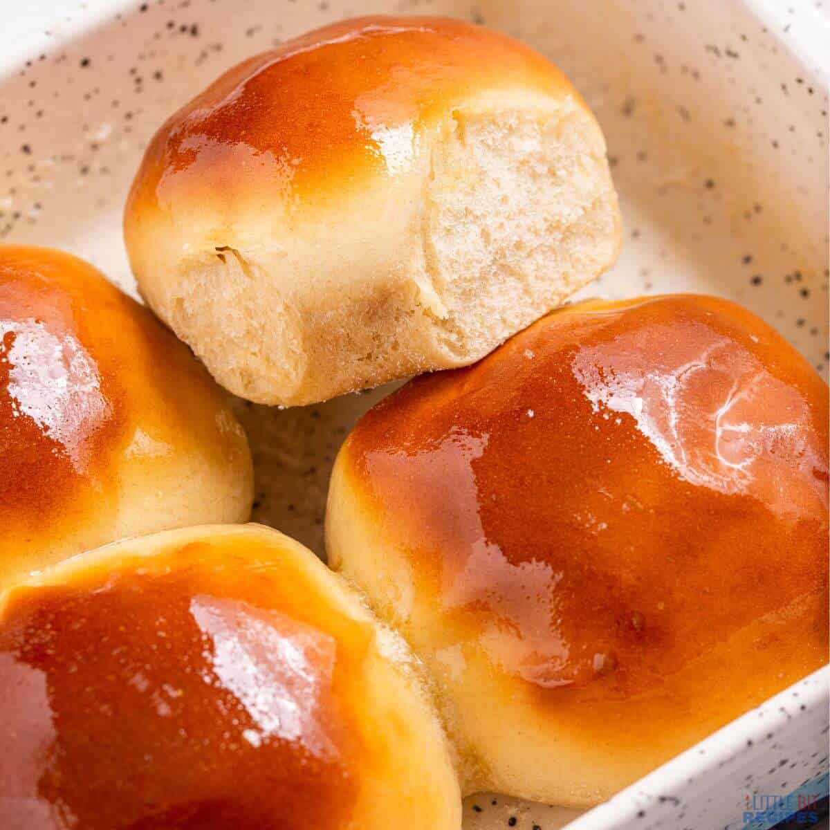 EASY DINNER ROLLS RECIPE