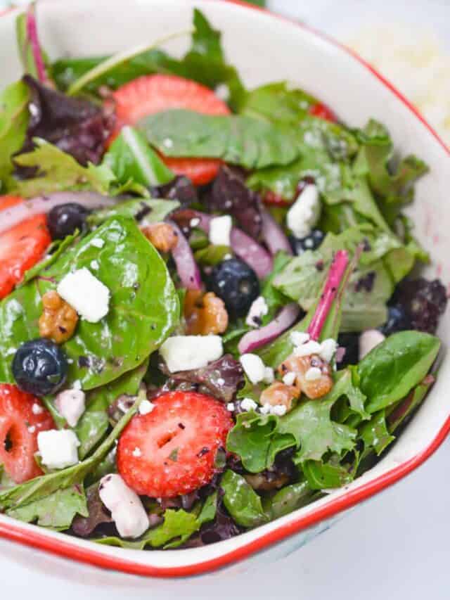 Berry Salad with Blueberry Dressing