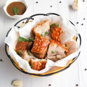 Chopped pork belly with sauce.